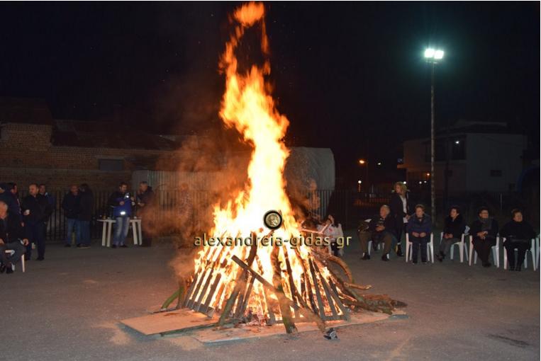 “Κόλιντα Μπάμπω Κόλιντα” στην Κορυφή Αλεξάνδρειας